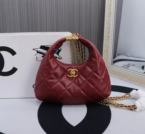 CHANEL SMALL HOBO BAG✨