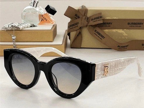 Burberry BE 4390 Oversized sunglasses✨