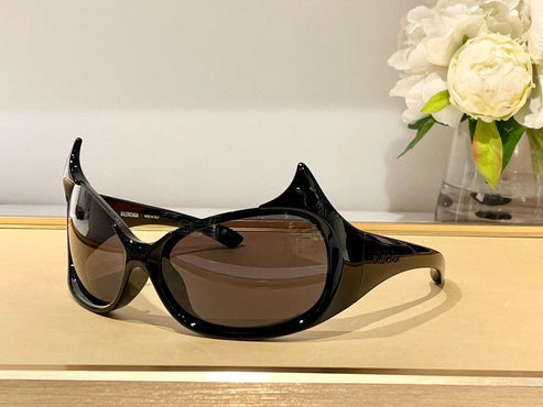 BALENCIAGA GOTHAM CAT SUNGLASSES ✨