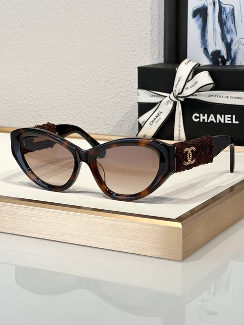 - CHANEL 5513 Cat Eye Sunglasses Acetate & Tweed Black & Gold frame 5 Colors ✨