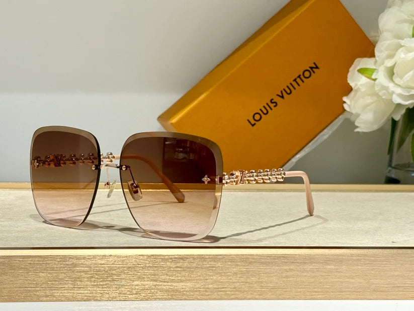 Louis Vuitton 2132U LV Bloom Square Sunglasses