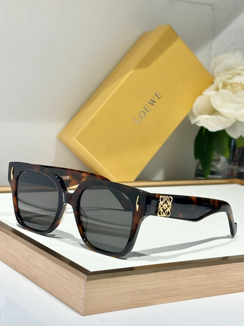 LOEWE ANAGRAM LW50069I Sunglasses