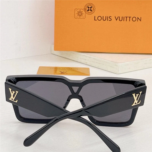 Louis Vuitton Men's LV Clash Mask Sunglasses