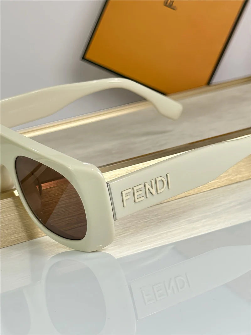 FENDI FF 40095 Logo Fendigraphy Sunglasses