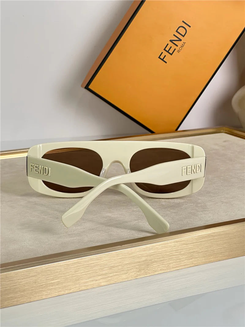 FENDI FF 40095 Logo Fendigraphy Sunglasses