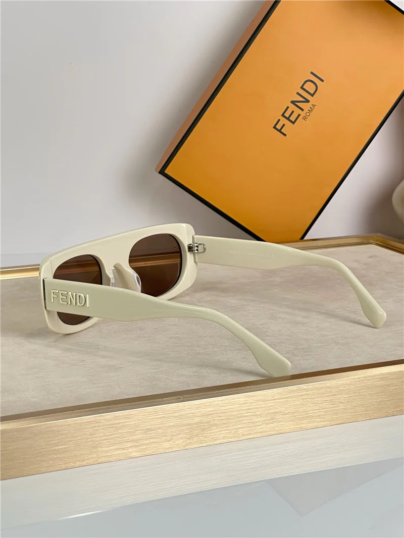 FENDI FF 40095 Logo Fendigraphy Sunglasses