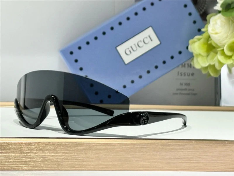 GUCCI GG1650 Gucci Eyewear Interlocking G shield-frame Sunglasses