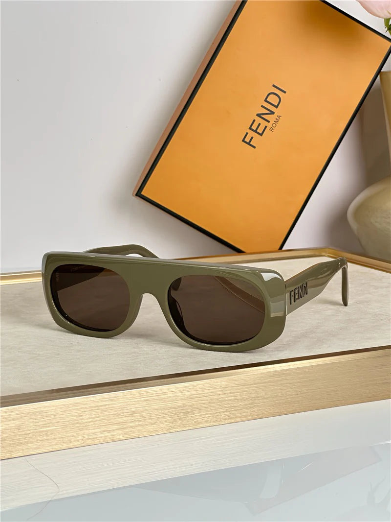 FENDI FF 40095 Logo Fendigraphy Sunglasses