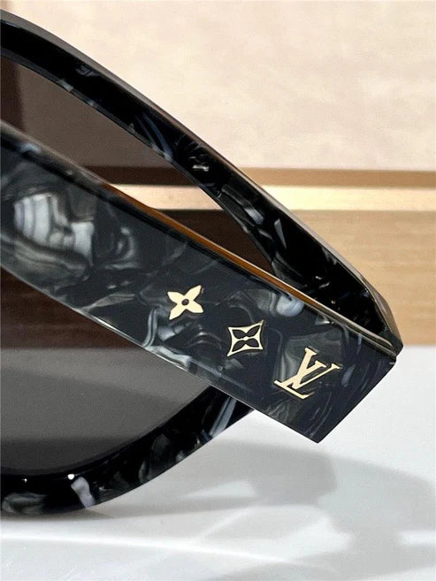 LOUIS VUITTON Z1844U LV Shadow Square Sunglasses✨