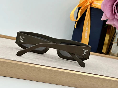 Z2388E Runway Louis Vuitton Super Vision Low Square Sunglasses ✨