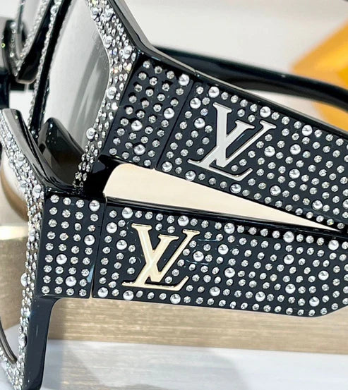 Louis Vuitton Z2396E Runway LV Clash Pearls & Strass Sunglasses✨