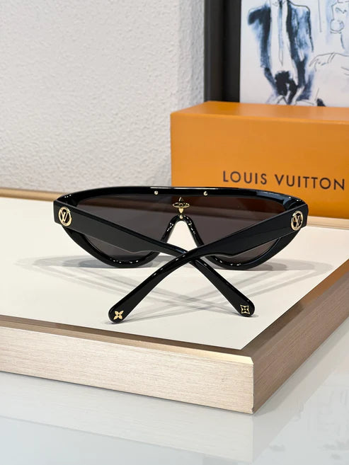 Louis Vuitton LV Split Cat Eye Sunglasses Z2179U✨