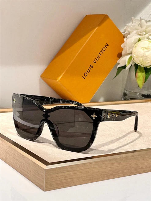 LOUIS VUITTON Z1844U LV Shadow Square Sunglasses✨