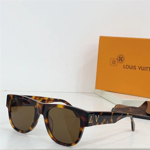 Louis Vuitton Sunglasses Hopscotch LV Z1344E Men 53 21 145 Sunglasses ✨