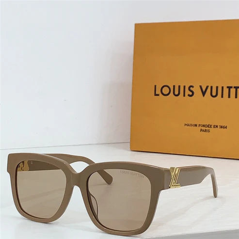 Louis Vuitton Z2120E LV-GO14 Square Sunglasses  ✨