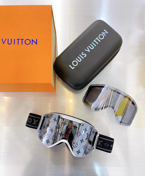 Louis Vuitton NEW SEASON Z1573W LV Snow Mask ✨