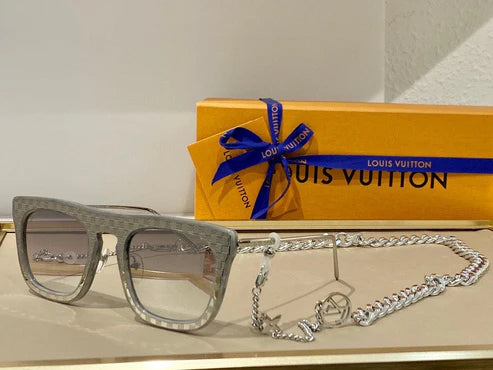 Louis Vuitton ultra rare LV1105 Chain Women's Sunglasse✨