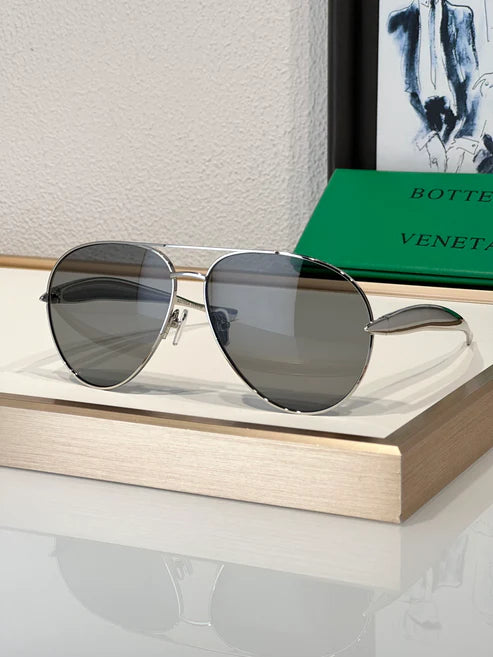 BOTTEGA VENETA BV1305S Unisex Sunglasses ✨