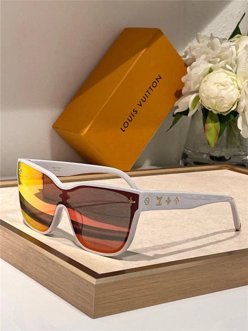 LOUIS VUITTON Z1844U LV Shadow Square Sunglasses✨