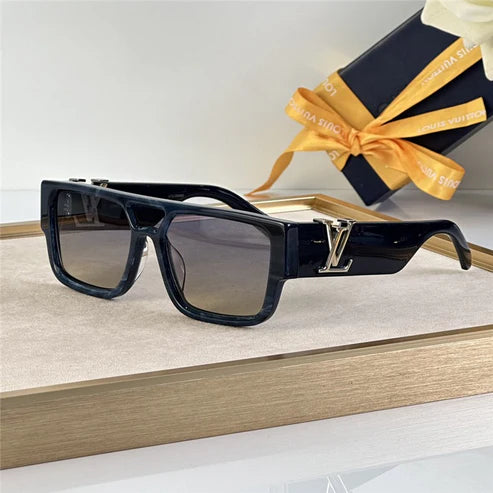 Louis Vuitton Z2086W New LV Sleek Square Sunglasses ✨