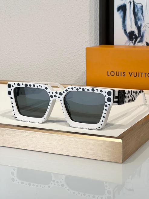 Louis Vuitton Z1910E LV Clash Low Square Sunglasses ✨