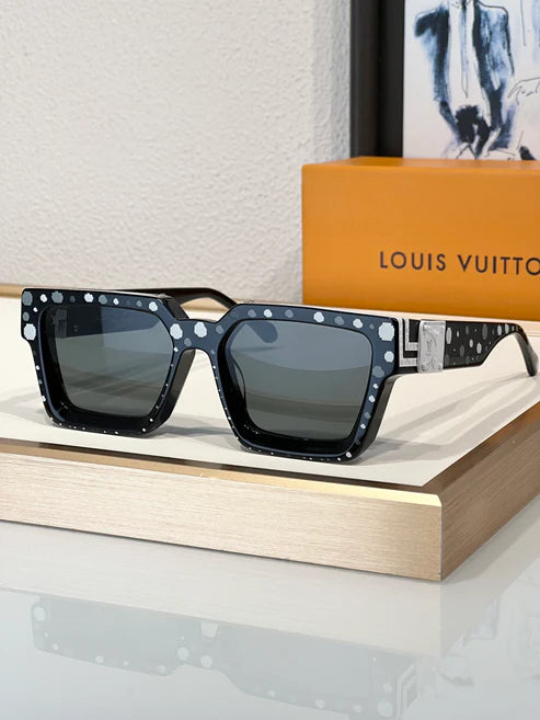 Louis Vuitton Z1910E LV Clash Low Square Sunglasses ✨