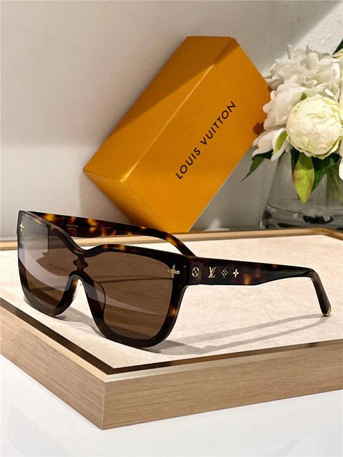 LOUIS VUITTON Z1844U LV Shadow Square Sunglasses✨